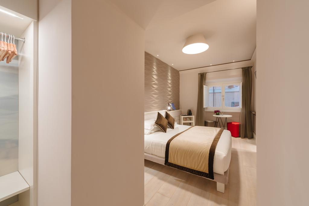 Rhea Silvia Luxury Navona 2*